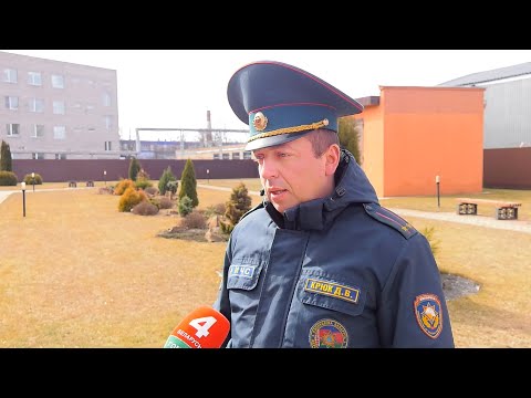 Сильный ветер не отступает. Сотрудники МЧС призывают граждан быть особенно внимательными видео