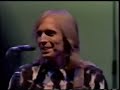 tom-petty-it-aint-nothing-to-me-live-1985.html