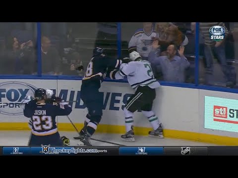 Petteri Lindbohm vs Antoine Roussel Dec 12, 2015