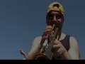 clip de give it up r�alis� par daphn�e cyr. pour z�phyrologie. prise de vue a jazz � vienne et au mans lors de la sortie du 3eme album
