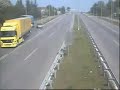 Camion en sens inverse sur l autoroute Camion en sens inverse sur l autoroute