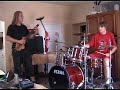 un premier morceau sur la surfreter
personal fretless guitar song on surfreter. another one : http://www.youtube.com/watch?v=bctoiraj-gi
if you want to hear a very good fretless guitarist, listen to tim donahue
www.myspace.com/cchhrriisstt
