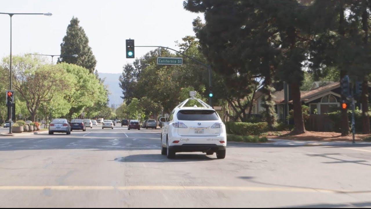 Google открыто сообщит, если ее беспилотные автомобили попадут в аварии. Фото.