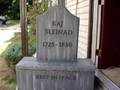 opening gravestone