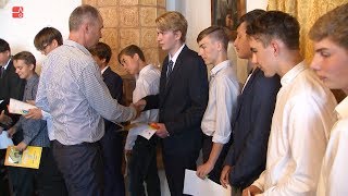 ZŠ Mlýnská a Vodní slavnostně předala vysvědčení žákům 9. ročníků