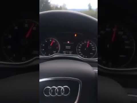 Kierowca rozbija samochód, próbując sfilmować, jak przekracza prędkość