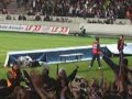 Rio Mavuba salue le virage sud.(Bordeaux-Lille 24 févr 2008) Rio Mavuba salue le virage sud.(Bordeaux-Lille 24 févr 2008)