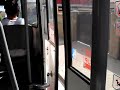 Ve voze 1270 který patří dopravci Connex Praha se prostřední dveře otvírají za jízdy :D