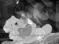 j`ai la meilleure grande soeur du monde, celle sur qui je peut compter, elle est toujours la pour moi & elle me donne toujours les bons conseil de la vie ;)
et ouais tu bisque parce que c`est d�j� ma grande soeur & que sa le restera toujours (l`