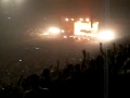 repasando vídeos del concierto de DM en Barcelona: http://www.youtube.com/watch?v=bG2x2faqrz0