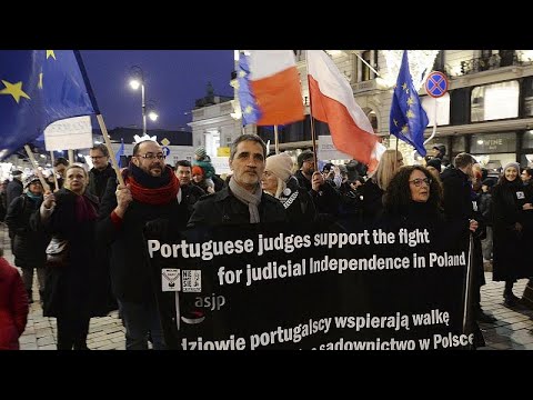 Polen: Richter aus 20 Ländern demonstrieren für freie J ...