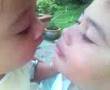 Ciuman Mesra sepasang Kakak-Adik