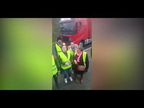 Kierowca TIR-a nauczył protestujących we Francji 2 słów: