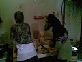 d'cu lagi masak ma calon ponakan jauhnya, hihi