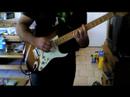 les premi�res mesures de manhattan, un morceau magnifique d'eric johnson que je commence � bosser. beaucoup plus difficile qu'il en a l'air, m�me sur ces quelques notes, croyez moi. dsl pour le petit d�calage entre le son et l'image, j'ai pas r�ussi � faire mieux avec le temps que j'avais :)
n'h�sitez pas � laisser commentaires et notes :)