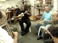 paul�o do cavaco e grupo cinco companheiros de santos (jorge, carlinhos, miltinho, manec�o e jo�ozinho (ausente no dia) em encontro no atelier do grande luthier homero nardy em s�o benardo do campo