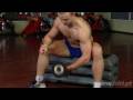 Trening bicepsów - [ www.kfd.pl ] - Uginanie przedramienia w oparciu o kolano - tutorial
