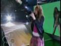 Black Eyed Peas faz performance inspirada em Hannah Montana