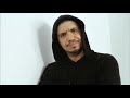 en: official video from
http://www.wow-europe.com/en/downloads/commercials.html

fr: vid�o officielle de
http://www.wow-europe.com/fr/downloads/commercials.html

fr script:
je m'appelle alexandre astier, je suis un paladin.
c'est moi qui chapeaute un p'tit peu tout le...
tous ensemble, mes braves compagnons !
ouais, enfin tous ensemble, �a veut pas dire vous dix m�tres derri�re...
h� ! h� ! oh ! h�, vous barrez pas !
oh ! h�, vous revenez ou j'vous savate !
je m'appelle alexandre astier et je suis un paladin.
et toi, � quoi tu joues ?
world of warcraft. essayez-le gratuitement sur warcraft.fr !

en translation:
i'm alexandre astier and i am a paladin.
i'm the one who takes command of...
together, my brave companions!
i meant for us to be all together, not for you to be ten meters behind!
hey! come back!
oh! hey, come back or i'll smack you!
i'm alexandre astier and i'm a paladin.
what's your game?

world of warcraft. try it free at www.trywarcraft.com!