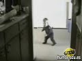 Ni�o cojonero