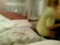 videos de dump tackle onto bed.3GP