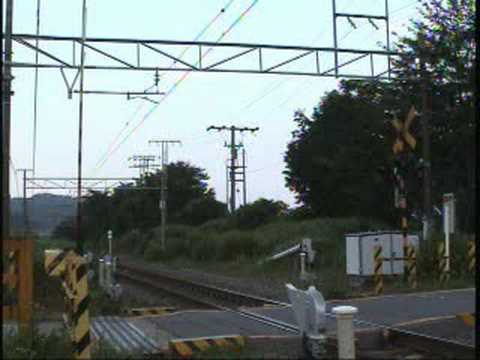 踏切風景－東海道本線・旧「新垂井駅」踏切懐かしい風景・キハ８５系ワイドビューひだ３６号2008年7月13日撮影