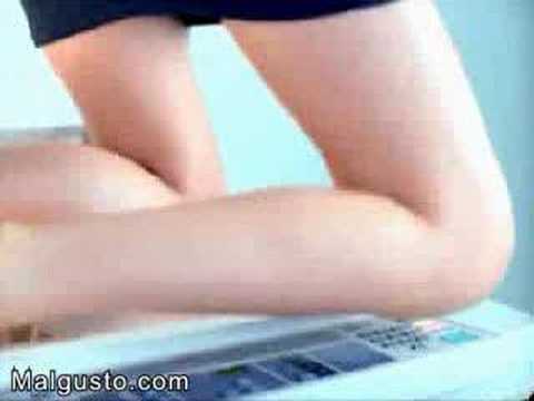 Chica Sexy se Fotocopea la Parte Intima