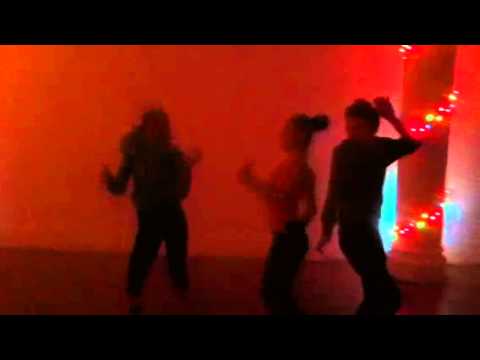 strala - Marina, Soph & Heidi tear it up!