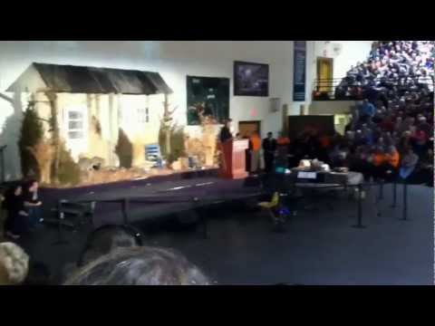Robertson - The Duck Commander speaking at Hal Henard Elementary in Greenville, Tennessee.