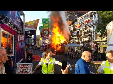 Grote brand bij eettent op Tilburgse Kermis