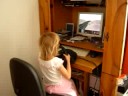 Guusje aan de PC