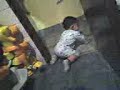 Mi sobrino Matias gateando