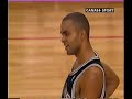 Tony Parker loupe son dunk