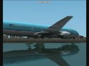 KAI TAK EXTREME LANDING BOEING 777 KLM