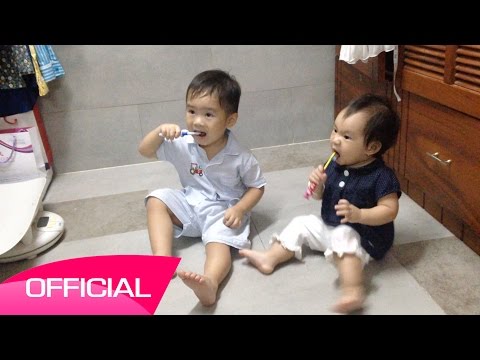 Cherry và Rio rủ nhau đánh răng trước khi đi ngủ