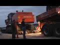 Volvo FH16 520 z wolnym wydechem + 4-osiowy Goldhofer, a na nim maszyna do wyburzeń