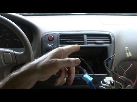 Honda How To , civic radio install its pretty simple and easy to do