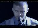 He gives his best live performance of his 3rd single, What Goes Around... Comes Back Around

on the note, thanks to 'eyelrazehell' from jlo.net for this vid :D
