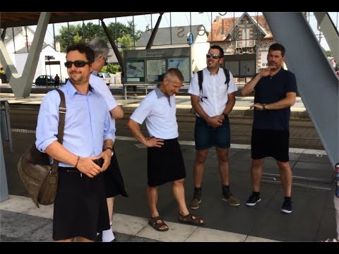 Franciaországban szoknyában mentek dolgozni az egyik közlekedési társaság buszsofőrei