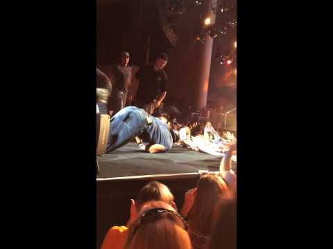 Luke Bryan Indianapolis Falls Off Stage 8-30-14