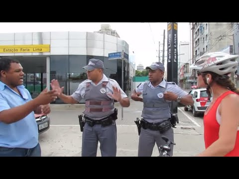 briga - São Paulo 17/02/2013 Briga de trânsito - Na esquina da Av. Brig. Faria Lima esquina com Rua Teodoro Sampaio Uma Ciclista um Motorista de Ônibus, na discussão...
