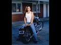 Gretchen Wilson – Holding You