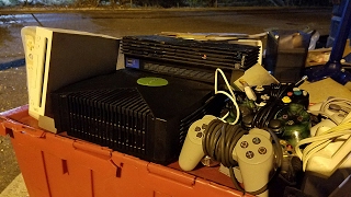 JACKPOT DUMPSTER DIVING! - XBOX, PS2, Wii @ more