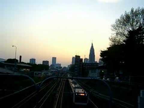 夕景の中を走る　Running E233 at Shianomachi in sunset