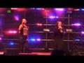 clip video Belinda Carlisle Leave A Light On
