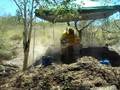 videos de Sieving on an archaeological dig