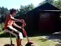 Petan krosí zahradu Petan krosí zahradu