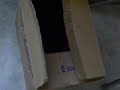enki dans un carton