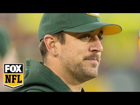 Video: Aaron Rodgers breaks collarbone