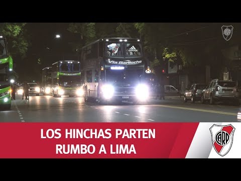 ¡RUMBO A LIMA! Mirá la salida de los hinchas hacia Perú desde el Monumental